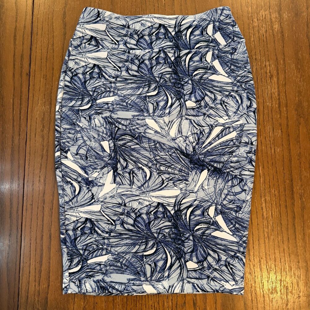 Carmen Marc Valvo Dark Floral Pencil Skirt Navy White Bodycon Midi Office Chic M